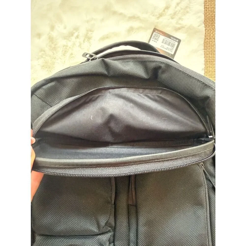 lululemon athletica Black Cruiser Multi-Pocket Everyday Backpack